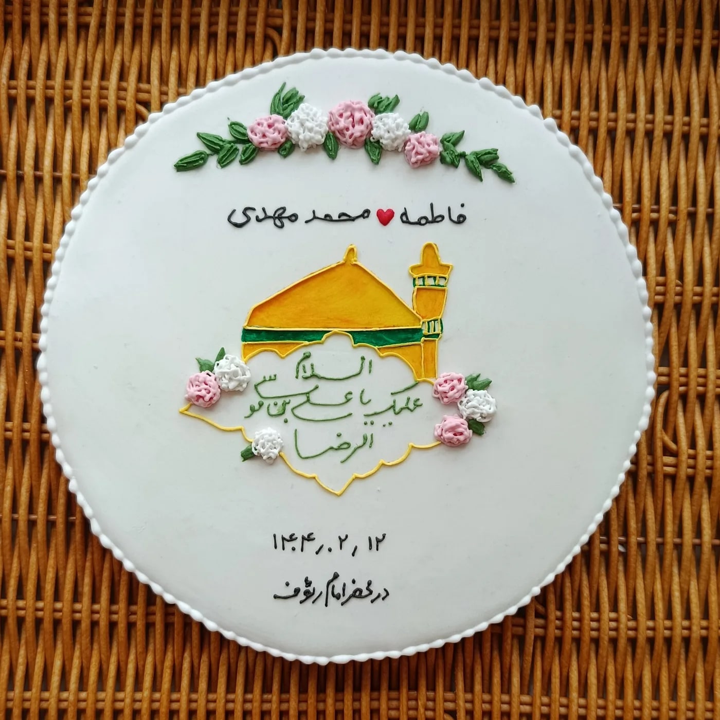 قاب گلدوزی شده عقد